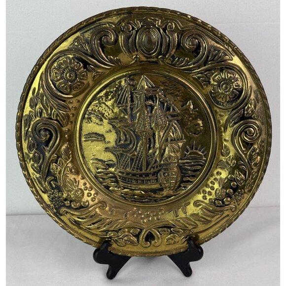 Vintage Peerage English Pub Scene/Mayflower 12" Hammered Brass Plates - Set of 2 - Picture 3 of 7